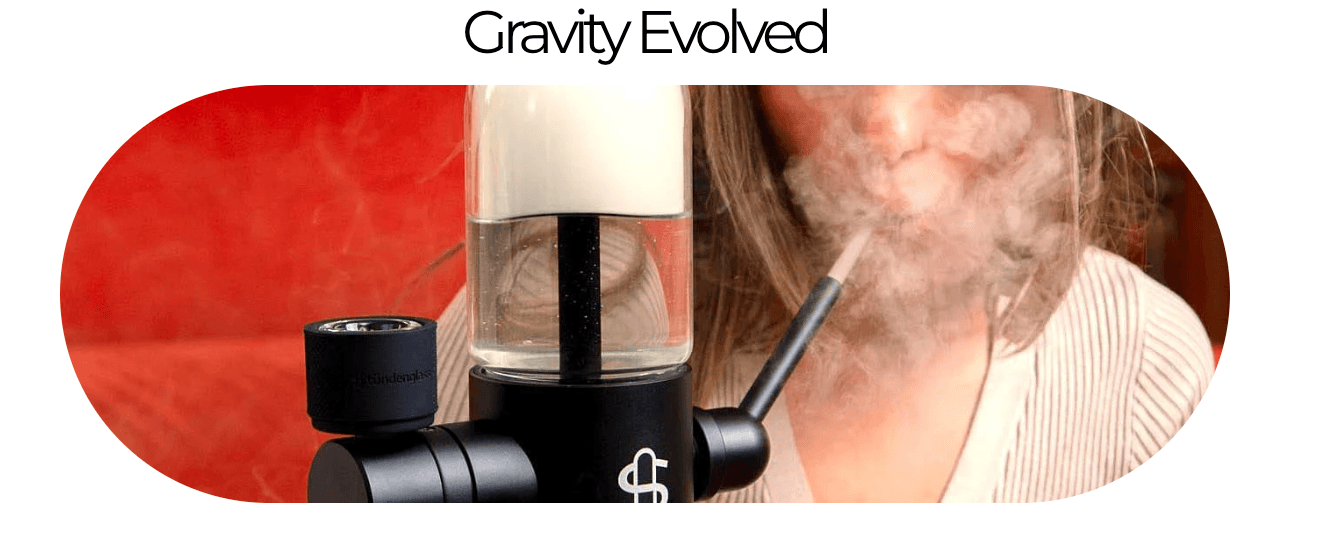 Stündenglass Gravity Infuser - Violet Purple | 360° Gravity Hookah lifestyle image 3